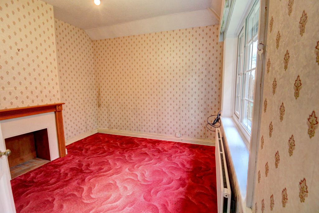 Property photo 3 of 10 Dining Room