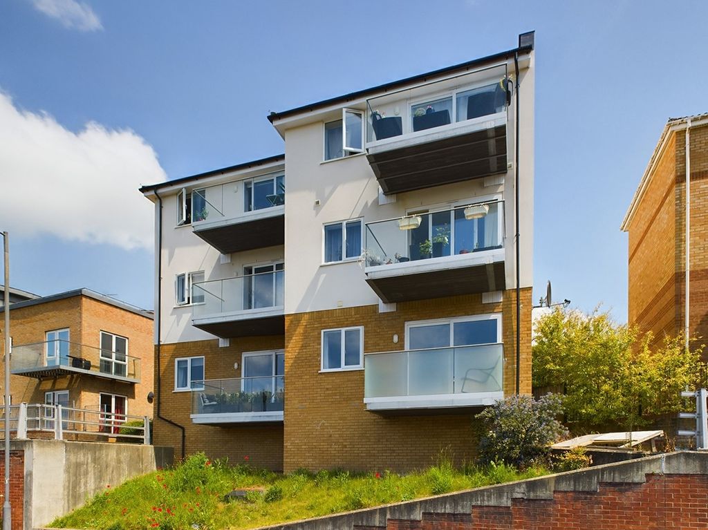 Property photo 1 of 12 Front - 8 Jem House