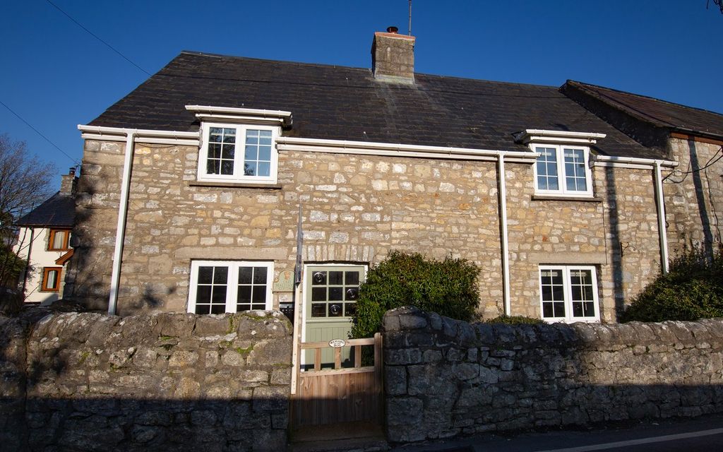 Property photo 1 of 20