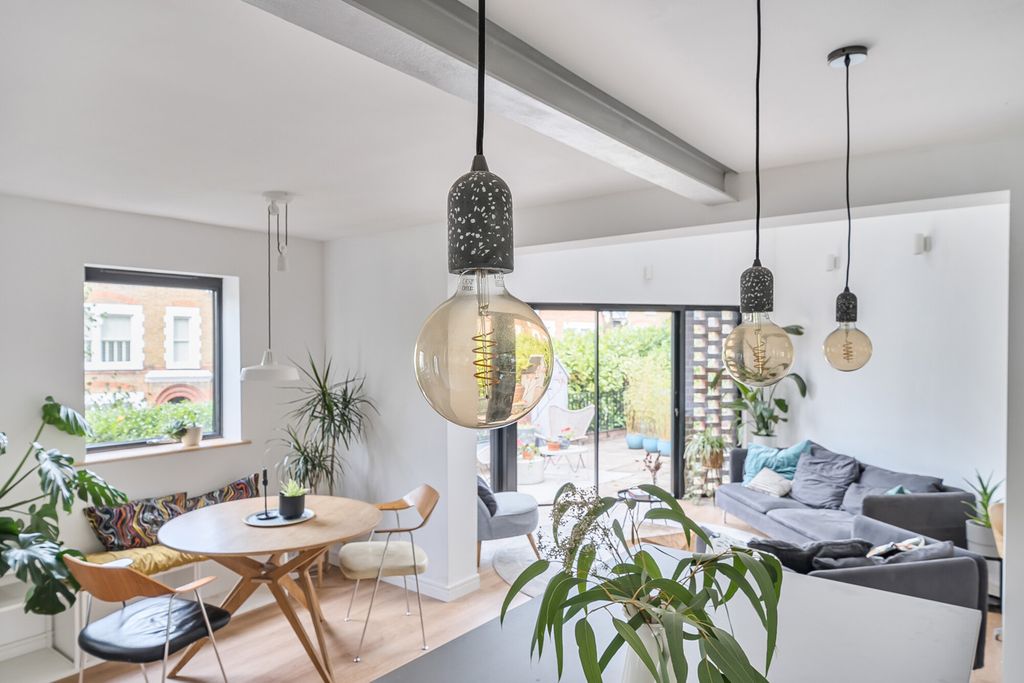 Property photo 3 of 35 Reception