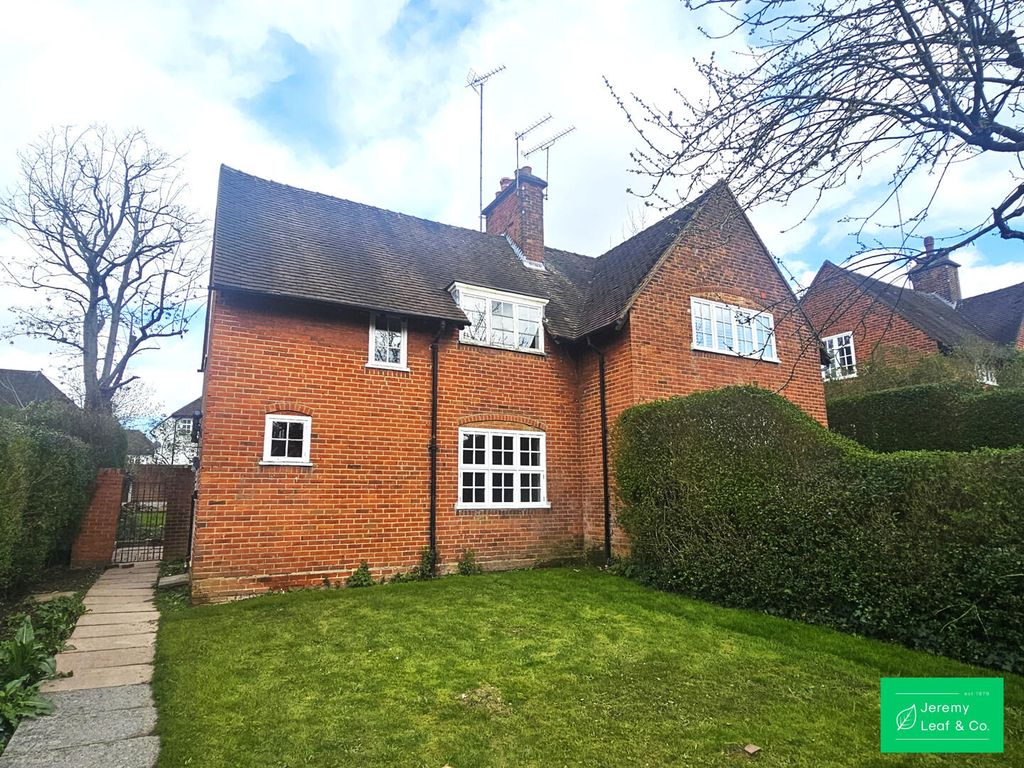 Property photo 2 of 8 Front (Exterior)