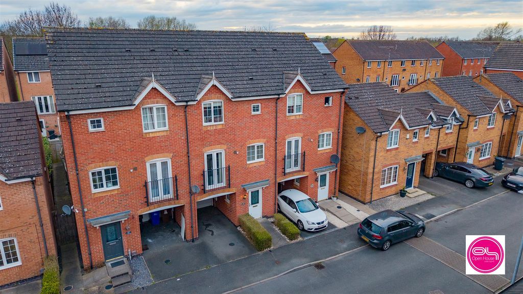 Property photo 3 of 29 Barker Round Way, Stretton (2).Jpg