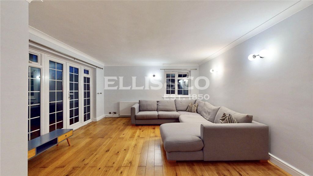 Property photo 2 of 22 Picture No. 12