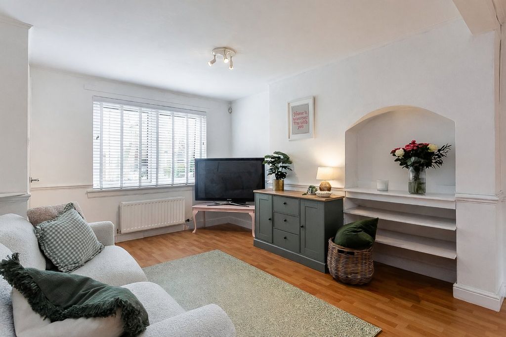 Property photo 3 of 25