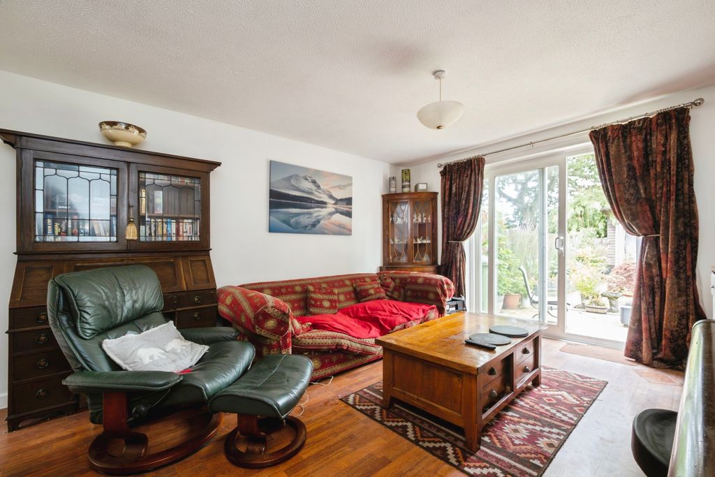 Property photo 3 of 19