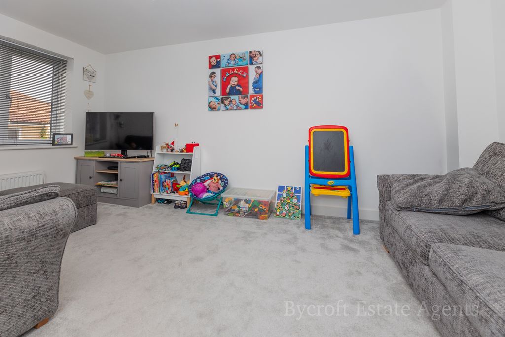 Property photo 3 of 14