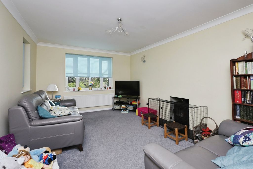 Property photo 3 of 20 Pbox-Img.Jpg