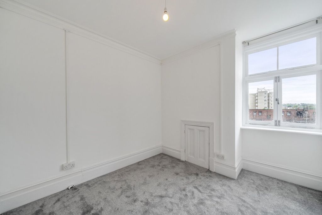 Property photo 3 of 10 Picture No. 02