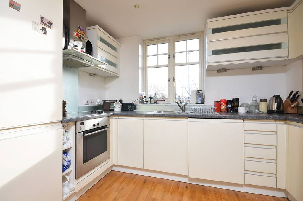 Property photo 3 of 10