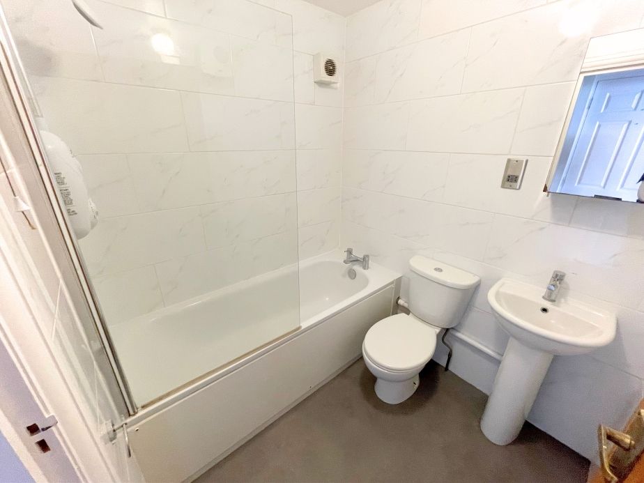 Property photo 2 of 5 297Da4A3-Faf8-4Fdf-B839-96D042F64Ecc.Jpg