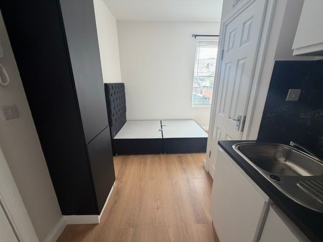 Property photo 3 of 6 Room 