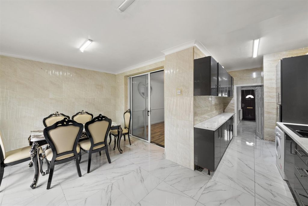 Property photo 3 of 16 Dsc_2373 (1).Jpg