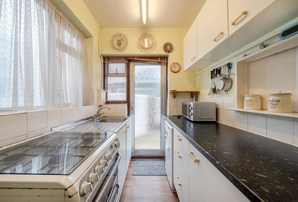 Property photo 3 of 21 1389324-13-69428E...