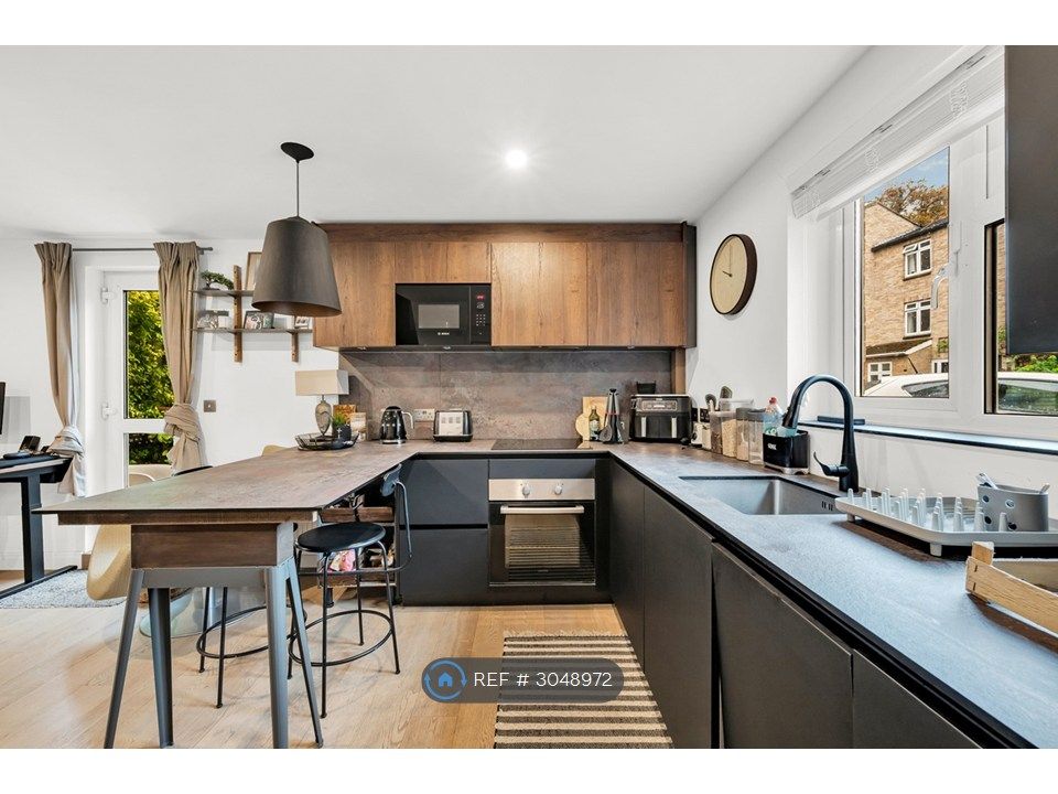 Property photo 1 of 31