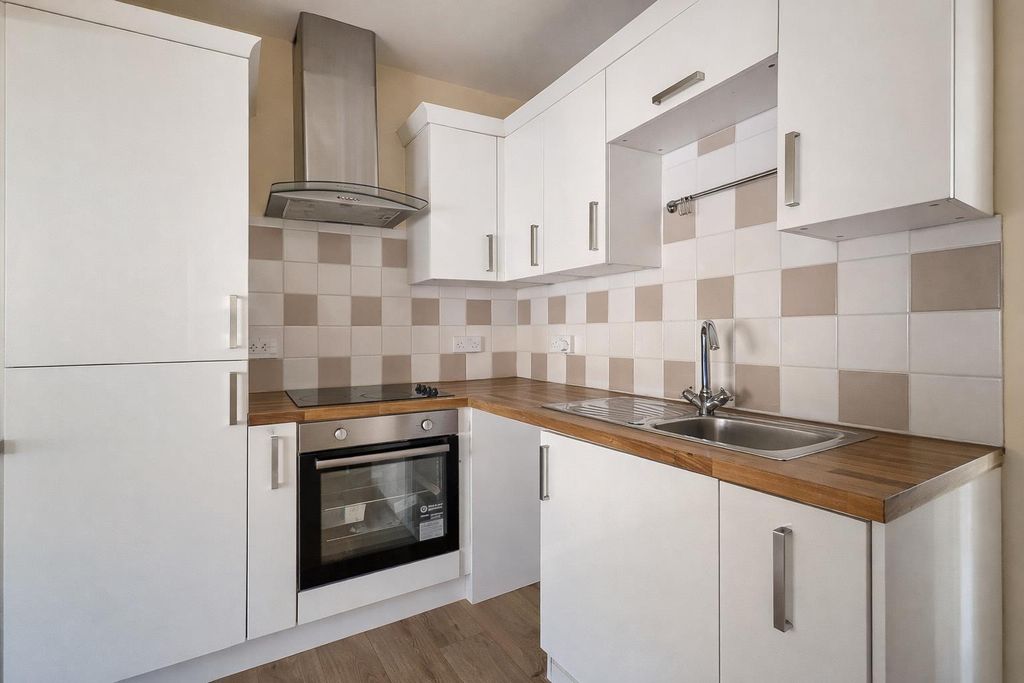 Property photo 3 of 11 1B6Dac83-4Fc2-41E1-A199-B697Fdf58Da1.Png