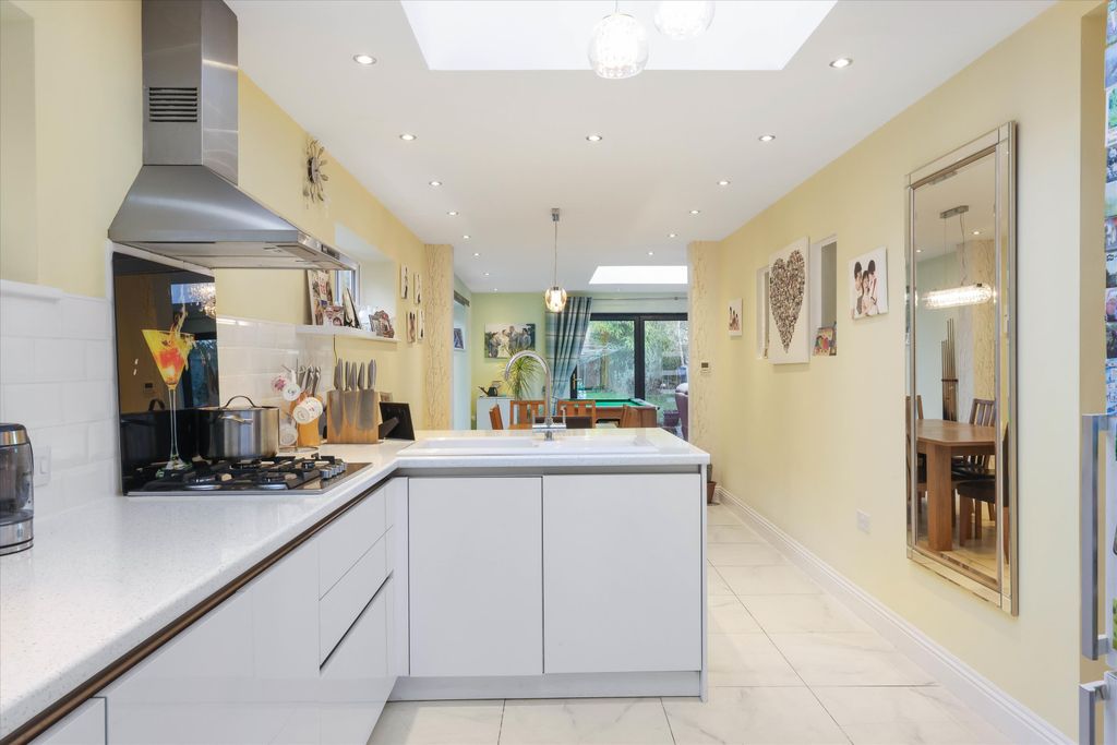 Property photo 3 of 22 Image