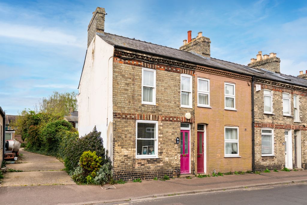 Property photo 1 of 15 Front