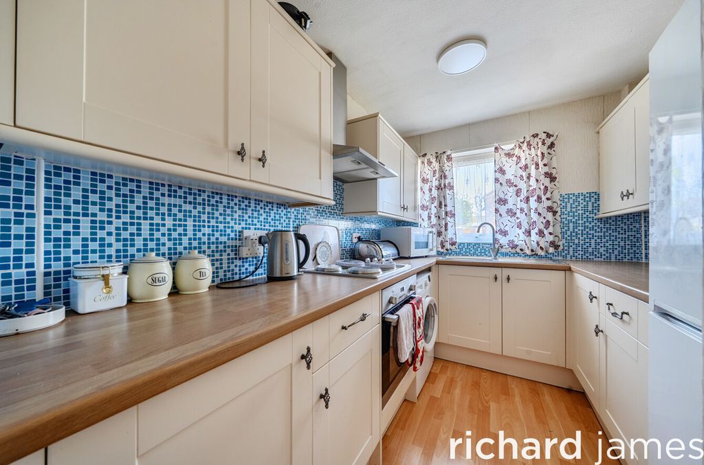Property photo 3 of 12 B72A10E930534Ef2B4F8892Cab7Bb6F4