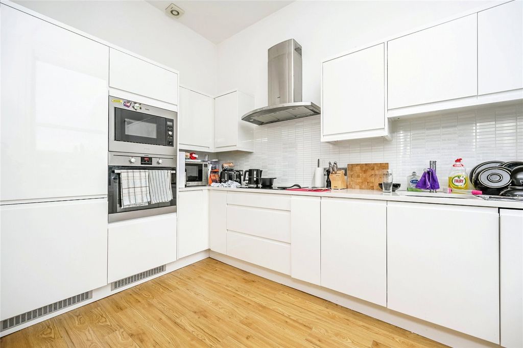 Property photo 3 of 18 Picture No. 16