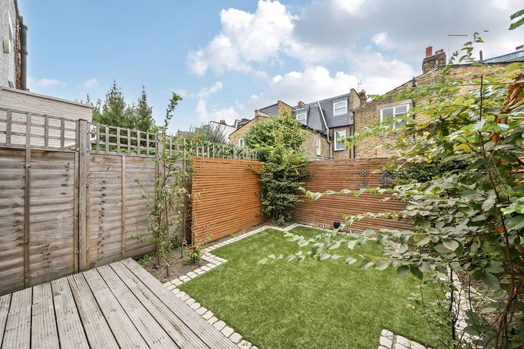 Property photo 1 of 18