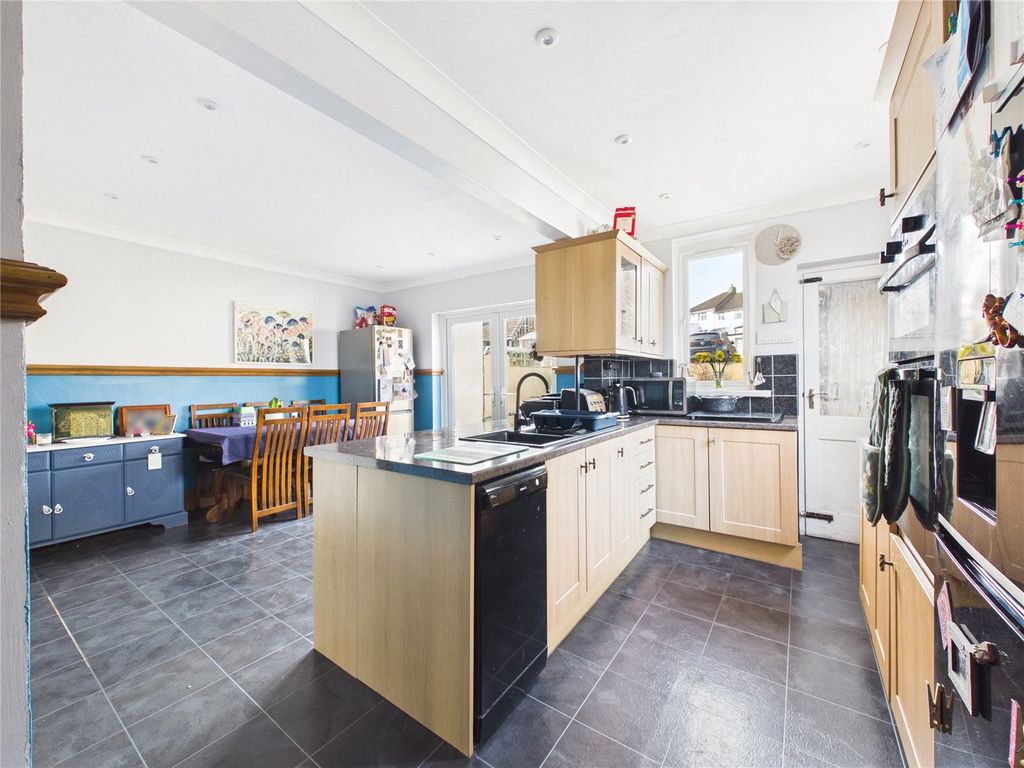 Property photo 3 of 16 Picture No. 10