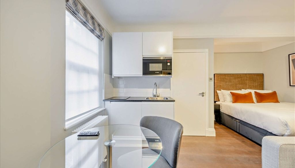 Property photo 2 of 8 Kitchen