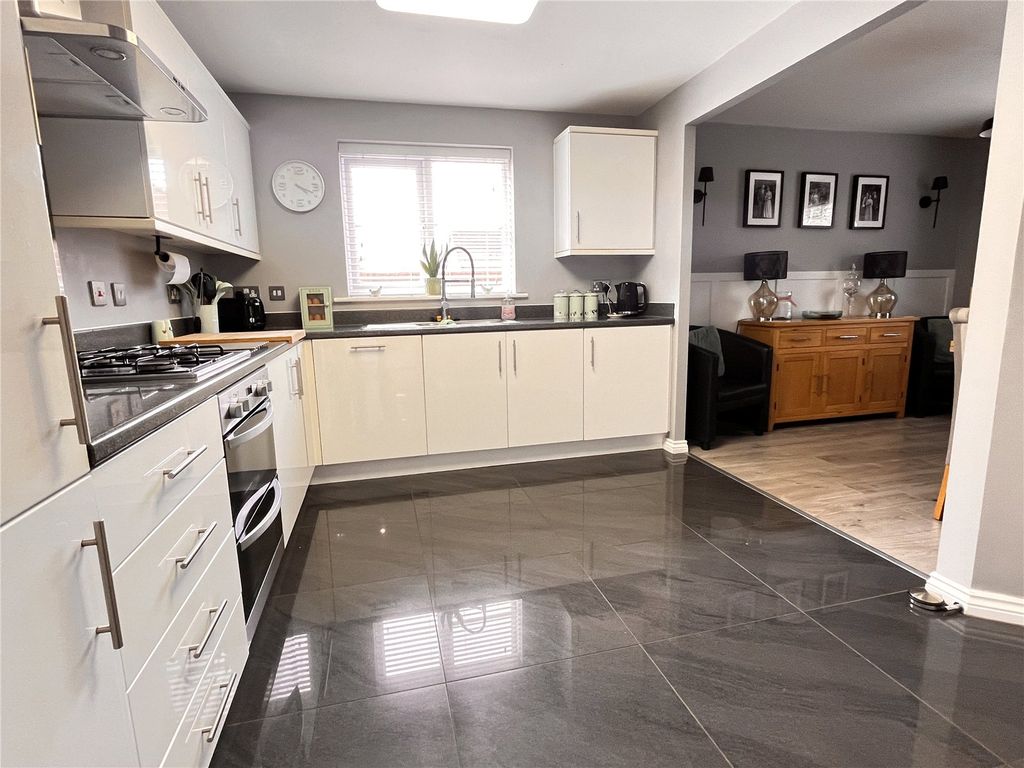 Property photo 3 of 23 Picture No. 13