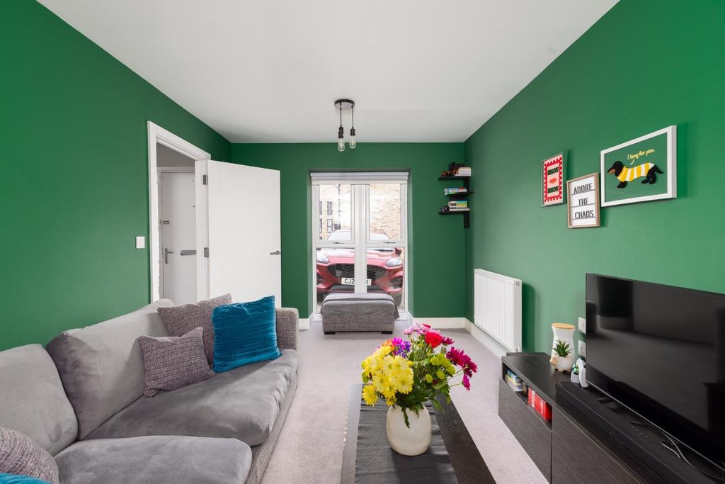 Property photo 3 of 28 16 Old Pump House Close-19.Jpg