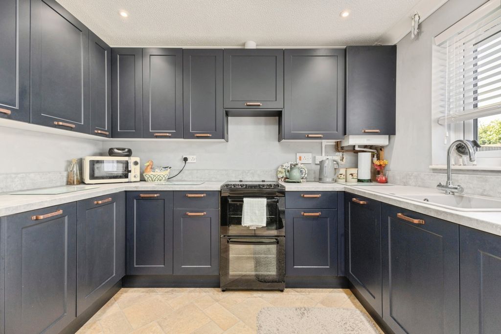 Property photo 3 of 17 Pbox-Img.Jpg