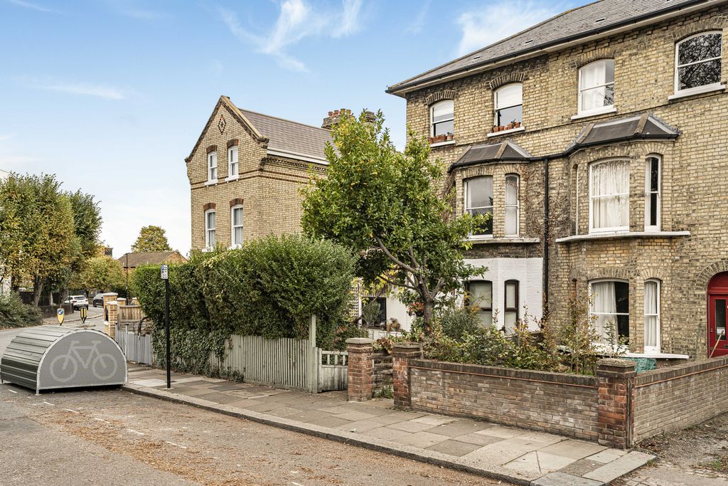 Property photo 2 of 20 Gallery