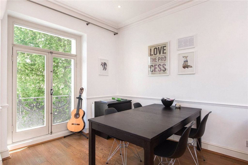 Property photo 3 of 13 Reception/Dining