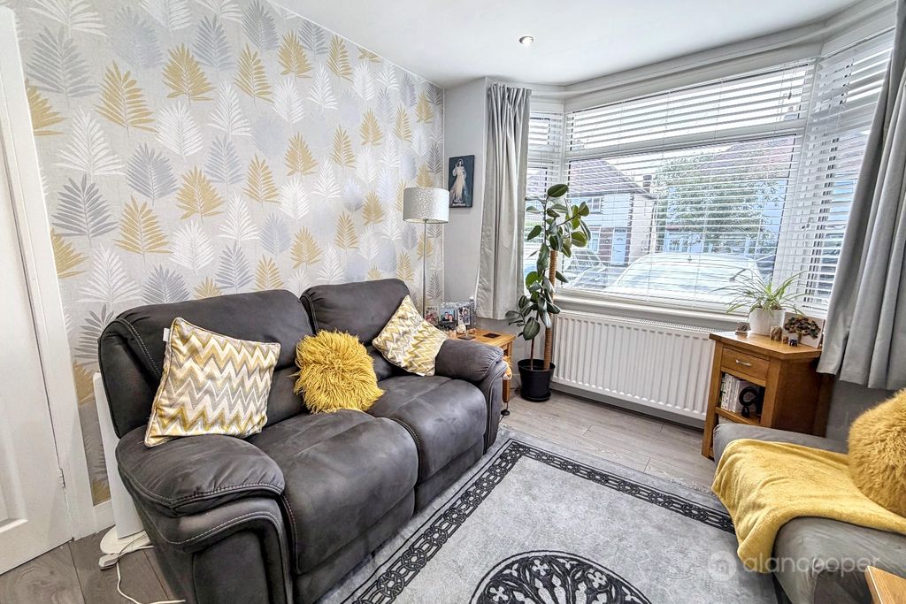 Property photo 3 of 14 5503048
