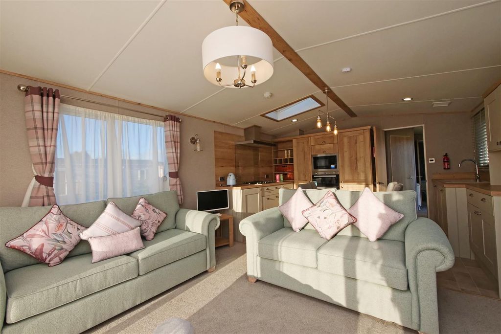 Property photo 3 of 13 Pnmb0188.Jpg