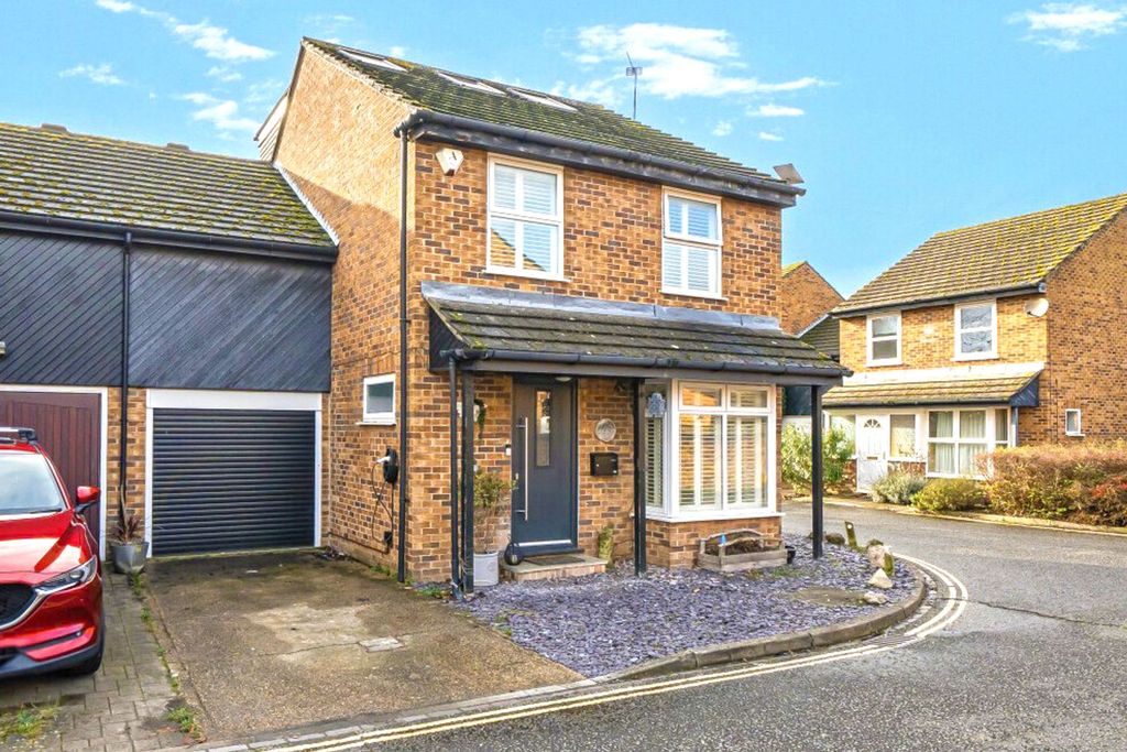 Property photo 1 of 27