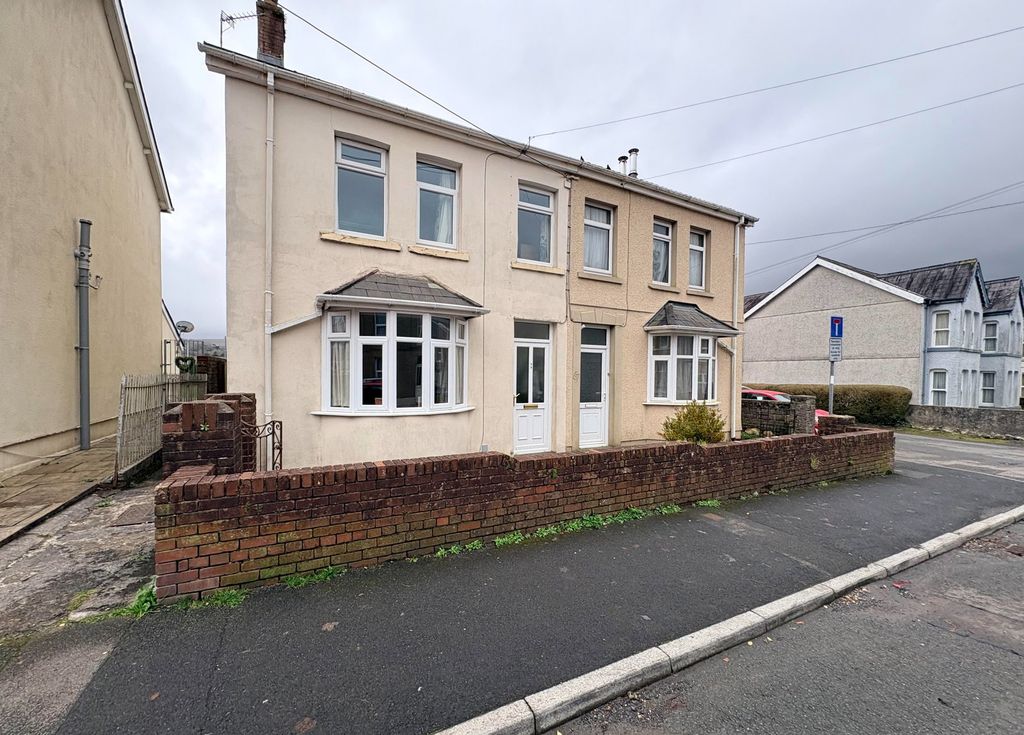 Property photo 1 of 33