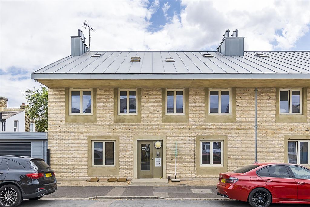 Property photo 1 of 12 1