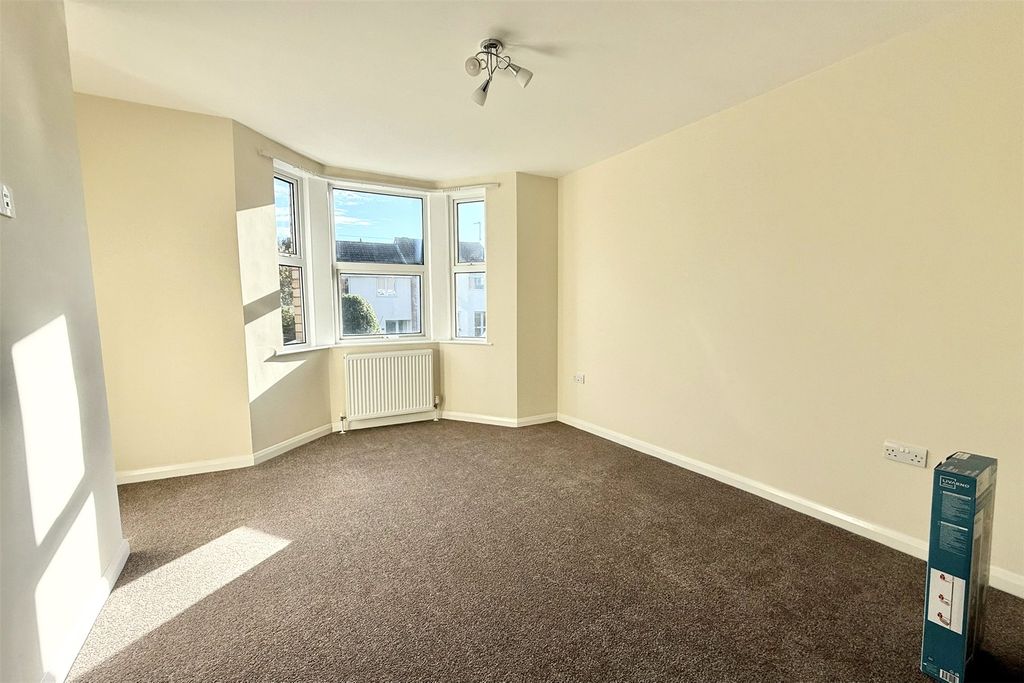 Property photo 2 of 15 Picture No. 13