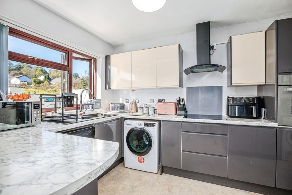 Property photo 3 of 17 Photo