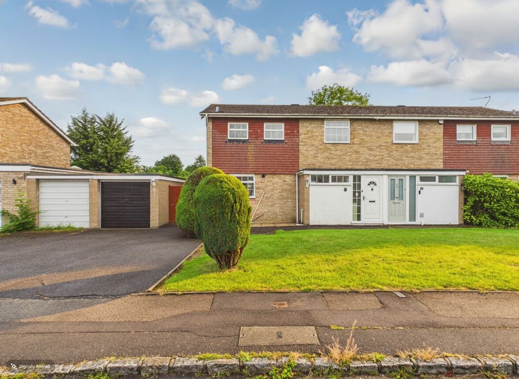 Property photo 1 of 13 5 Hill Farm Way