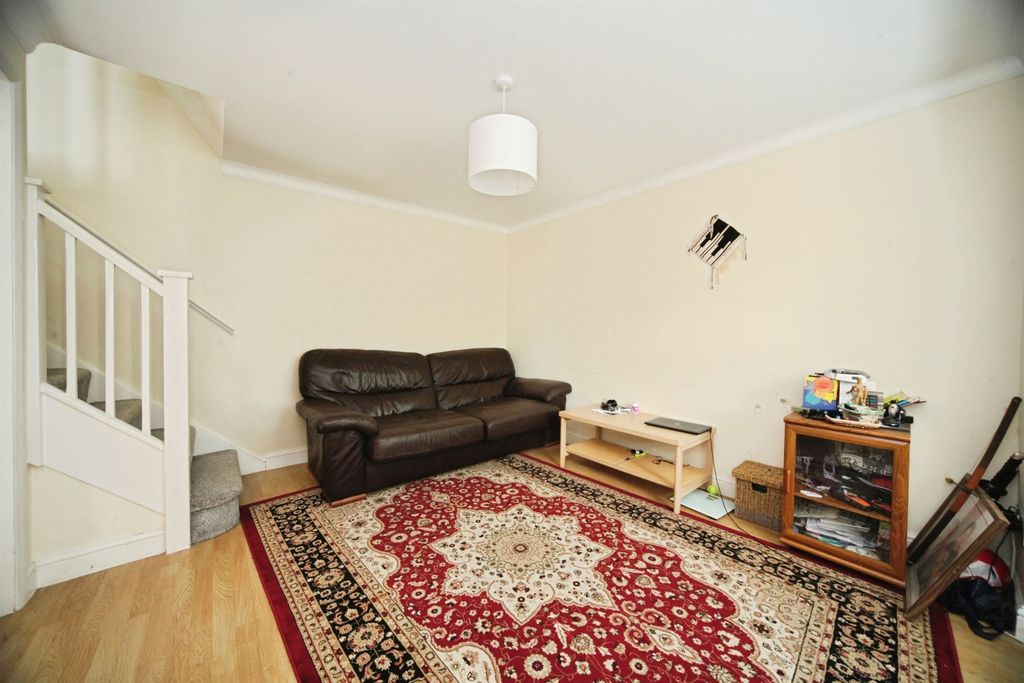 Property photo 3 of 8