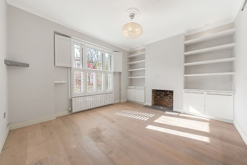 Property photo 3 of 11 4474094