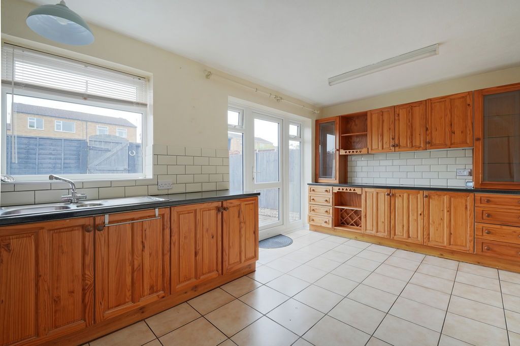 Property photo 2 of 16 Kitchen