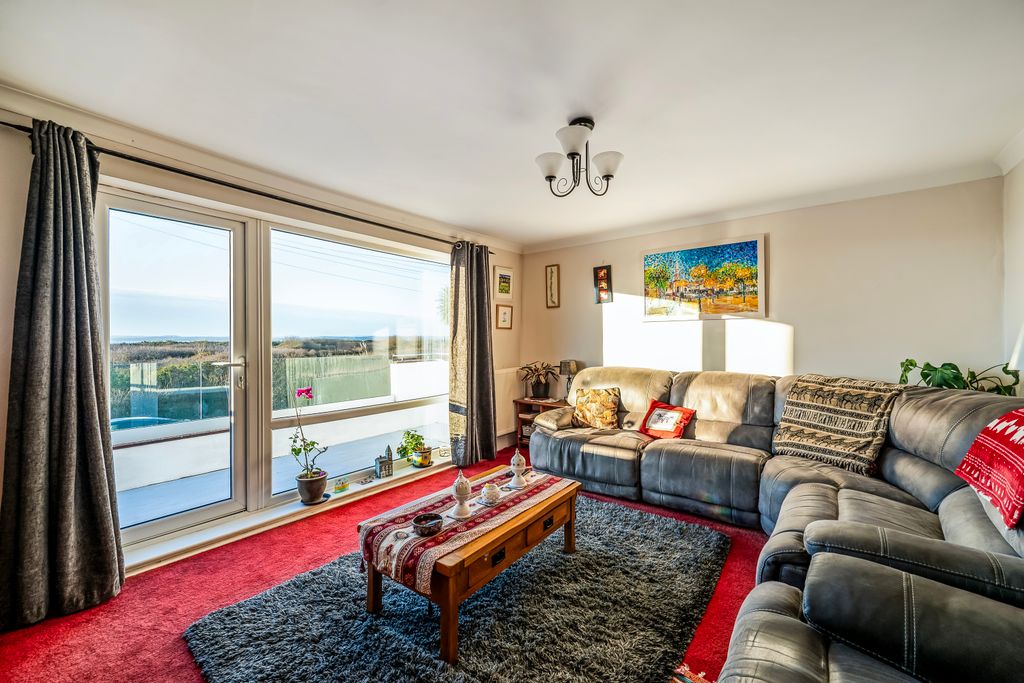 Property photo 2 of 24