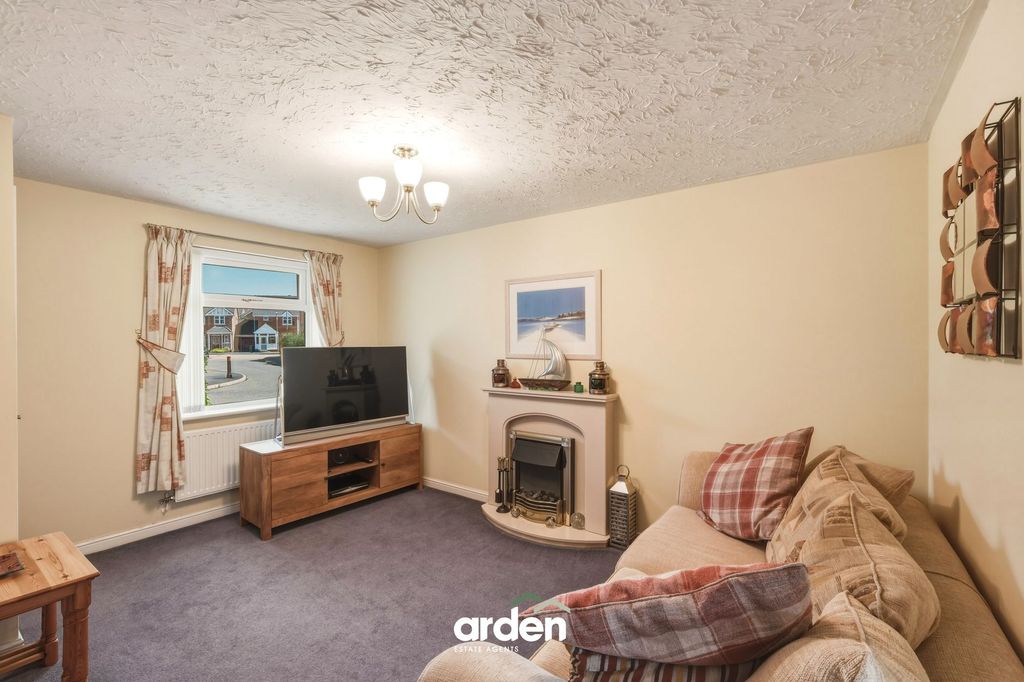 Property photo 3 of 11