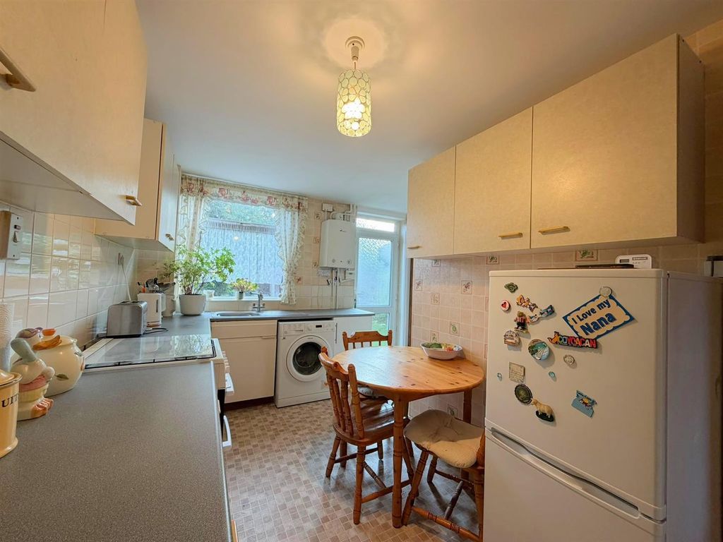 Property photo 3 of 13 Kitchen