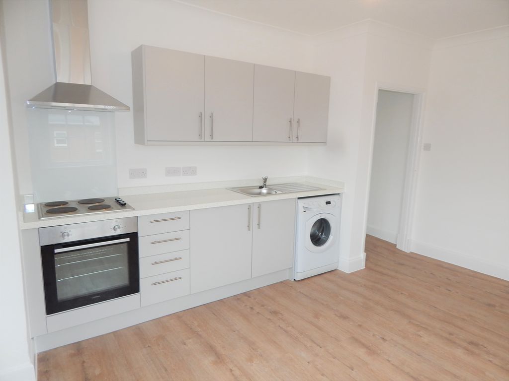 Property photo 3 of 6 Kitchen