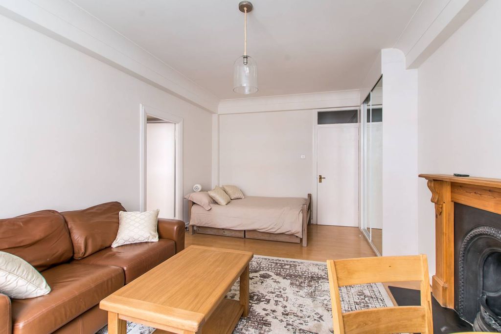 Property photo 3 of 5