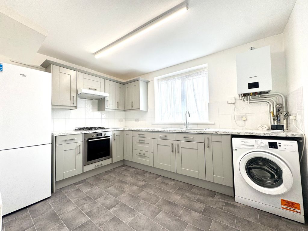 Property photo 3 of 6 Picture 3