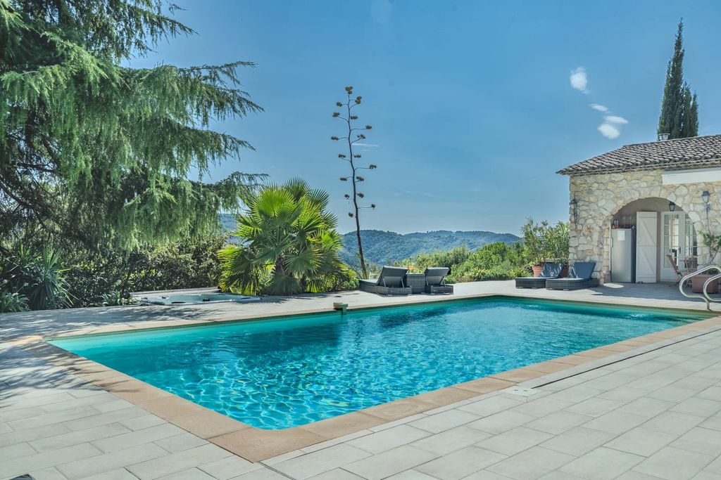 Property photo 3 of 43