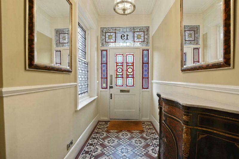 Property photo 2 of 11 Communal Hallway